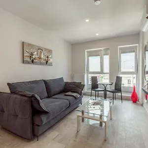 Apartment Fancy Penthouse With Lakeview W10, Bucharest